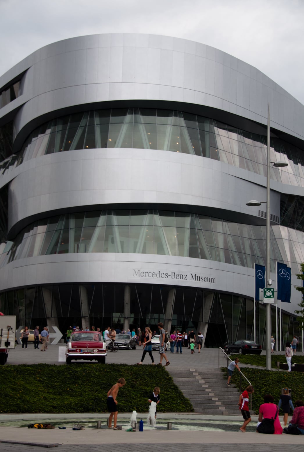 10. Audioguide Stuttgart. Das Mercedes-Benz Museum.