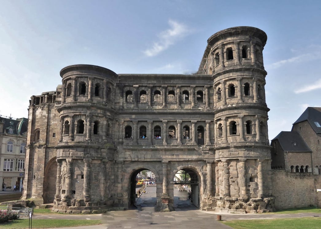 2. Trier Audioguide. Die Porta Nigra.
