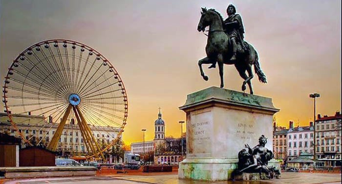Audio guide Lyon -  Place Bellecour 2